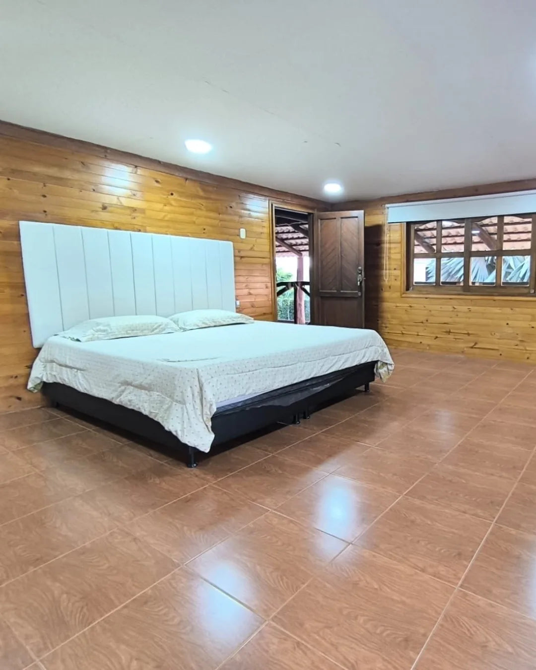 Casa campestre en conjunto cerrado 1.800mts2 hermoso kiosco y jardines norte de monteria