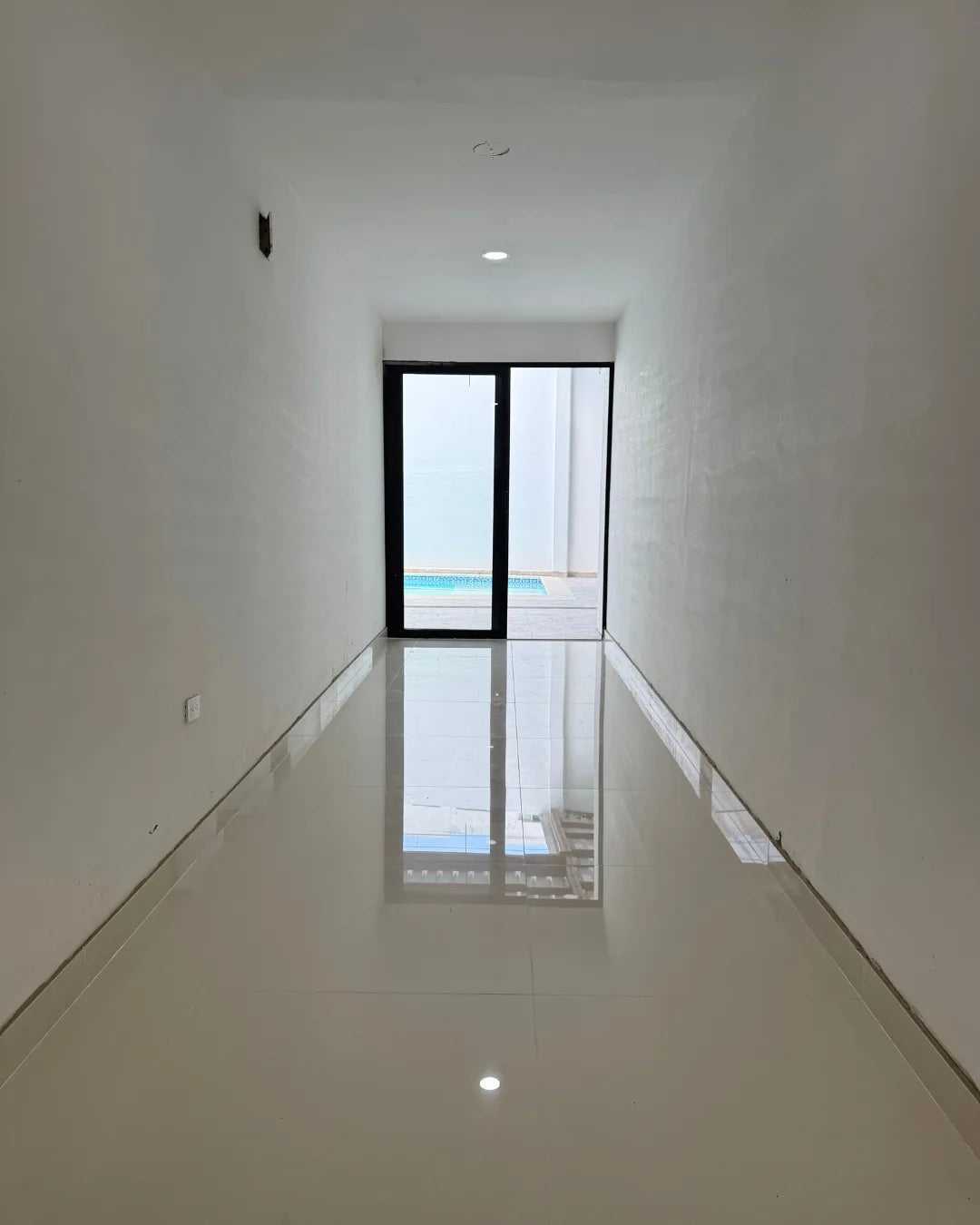 Casa en venta la castellana 4 habitaciones + servicio + estudio + piscina