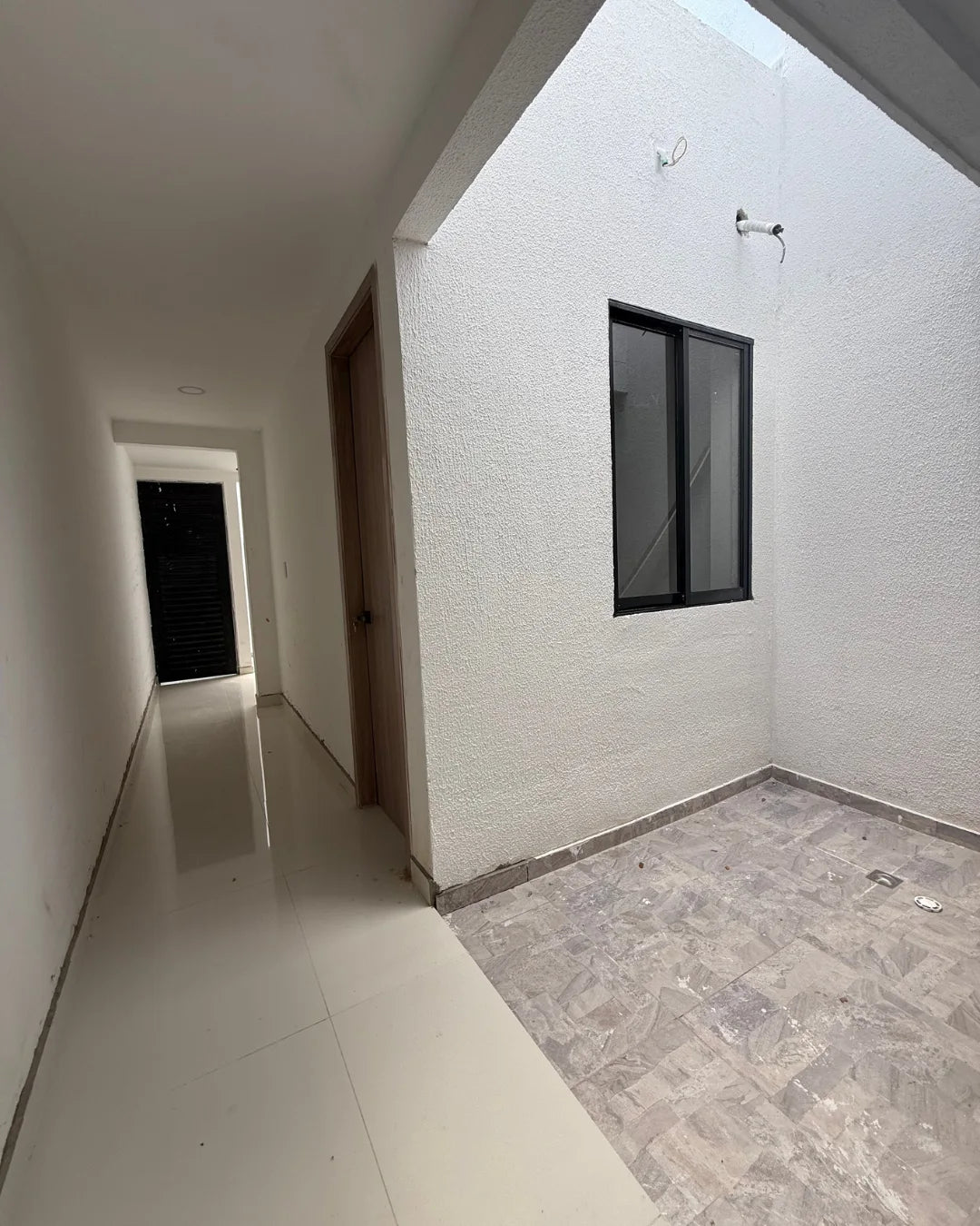 Casa en venta la castellana 4 habitaciones + servicio + estudio + piscina