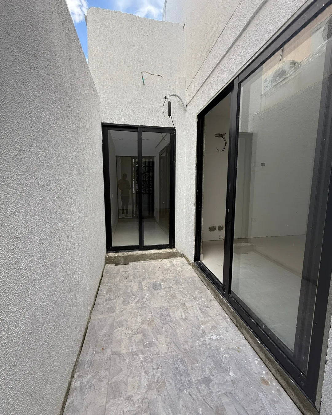 Casa en venta la castellana 4 habitaciones + servicio + estudio + piscina