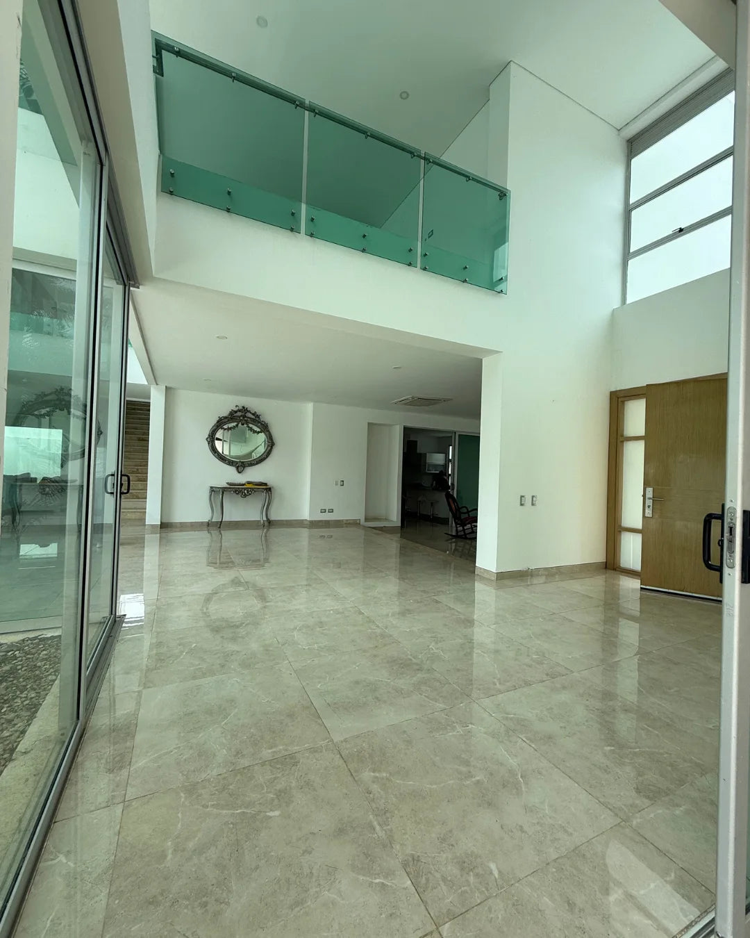 Casa en venta exclusivo conjunto cerrado 4 habitaciones + estudio + piscina