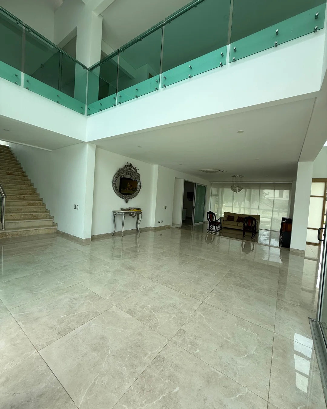 Casa en venta exclusivo conjunto cerrado 4 habitaciones + estudio + piscina