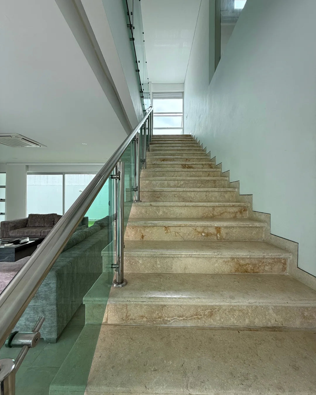 Casa en venta exclusivo conjunto cerrado 4 habitaciones + estudio + piscina
