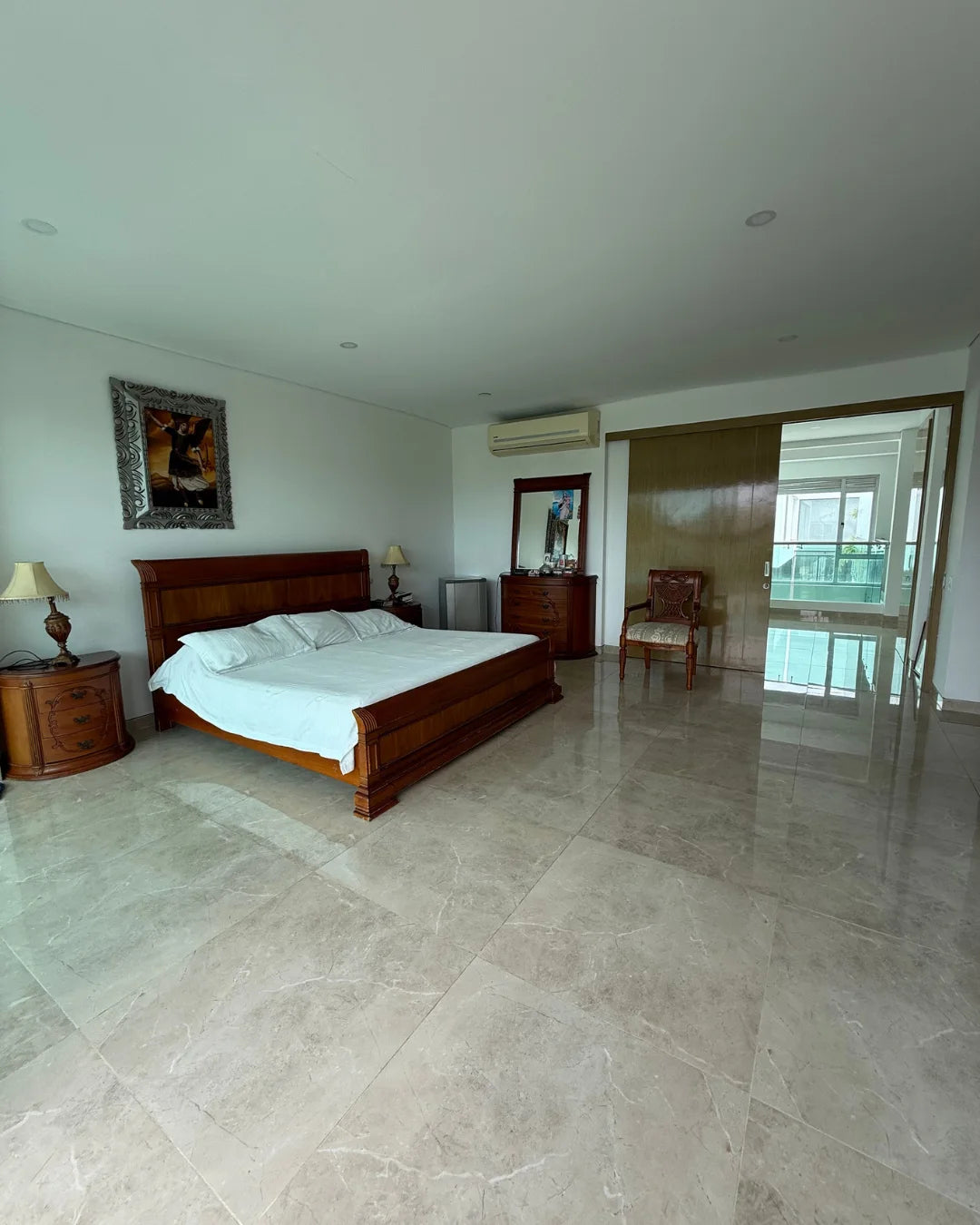 Casa en venta exclusivo conjunto cerrado 4 habitaciones + estudio + piscina