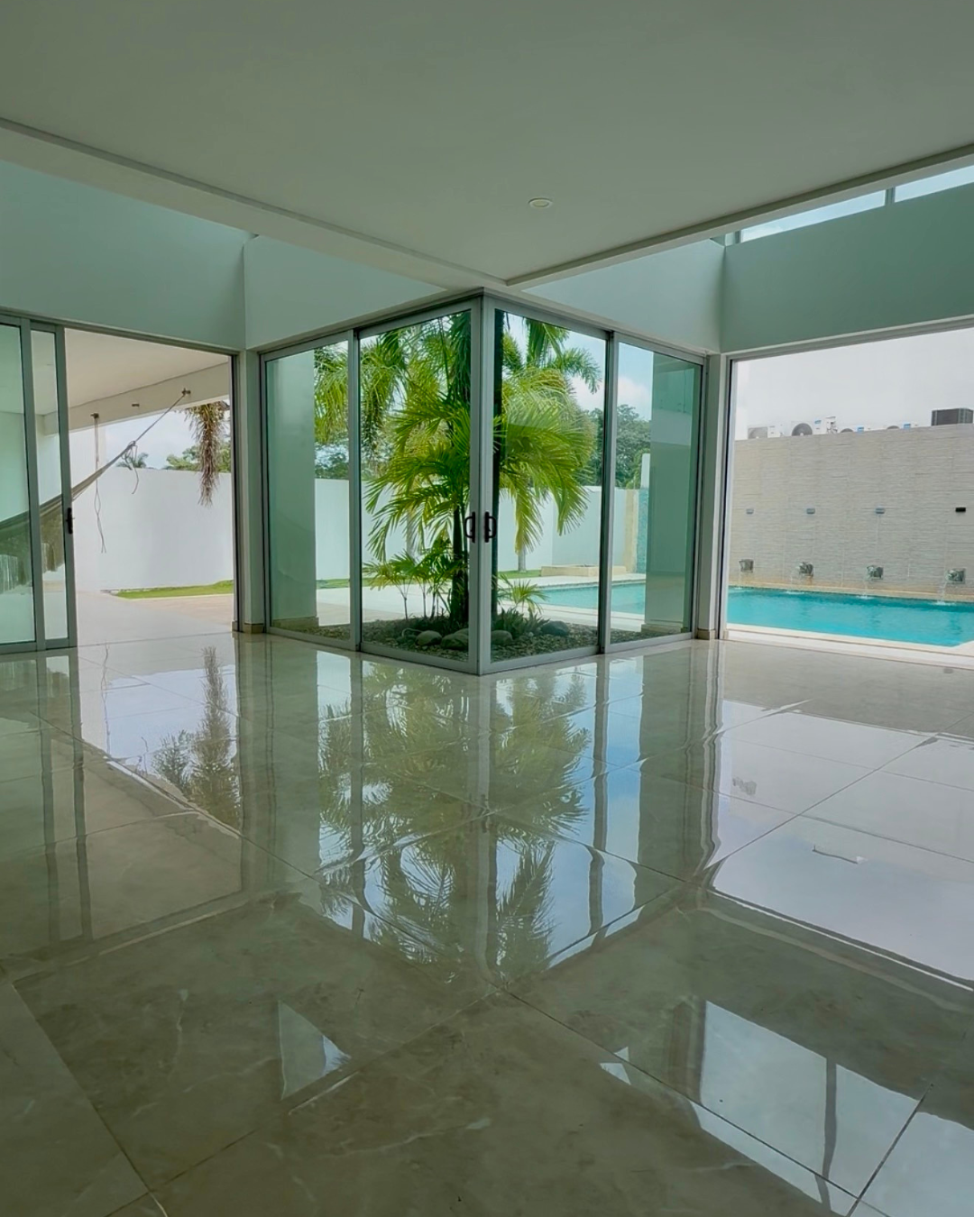 Casa en venta exclusivo conjunto cerrado 4 habitaciones + estudio + piscina