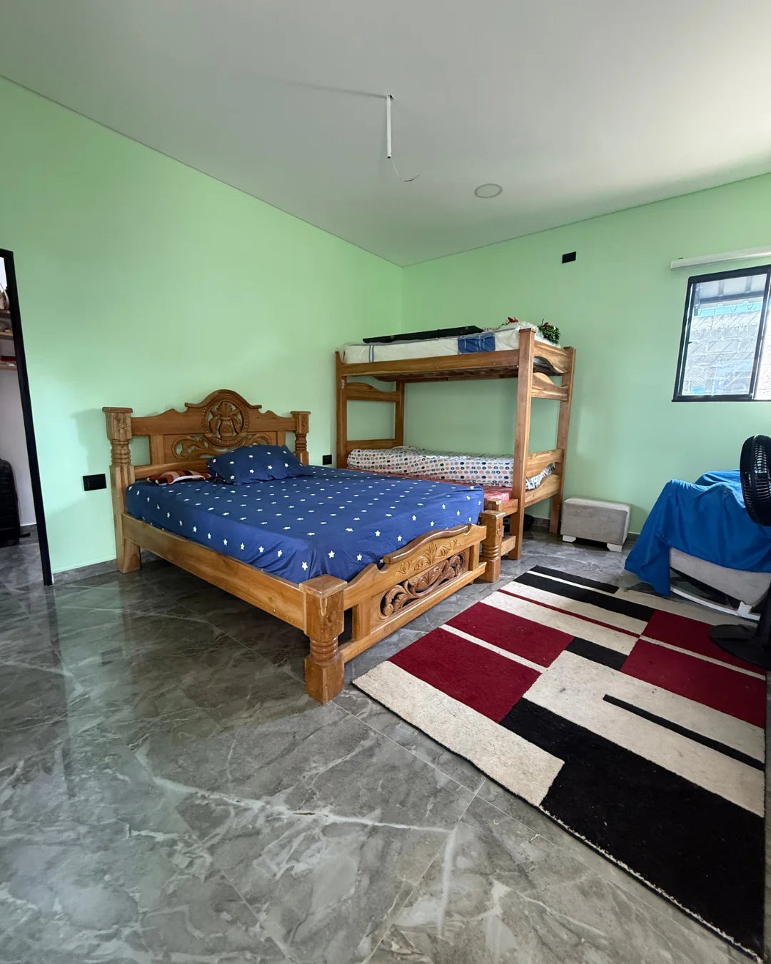Casa campestre cerca a balmoral 2,118 mts2 5 habitaciones + kiosco + 2 estudios + galpon + bodega