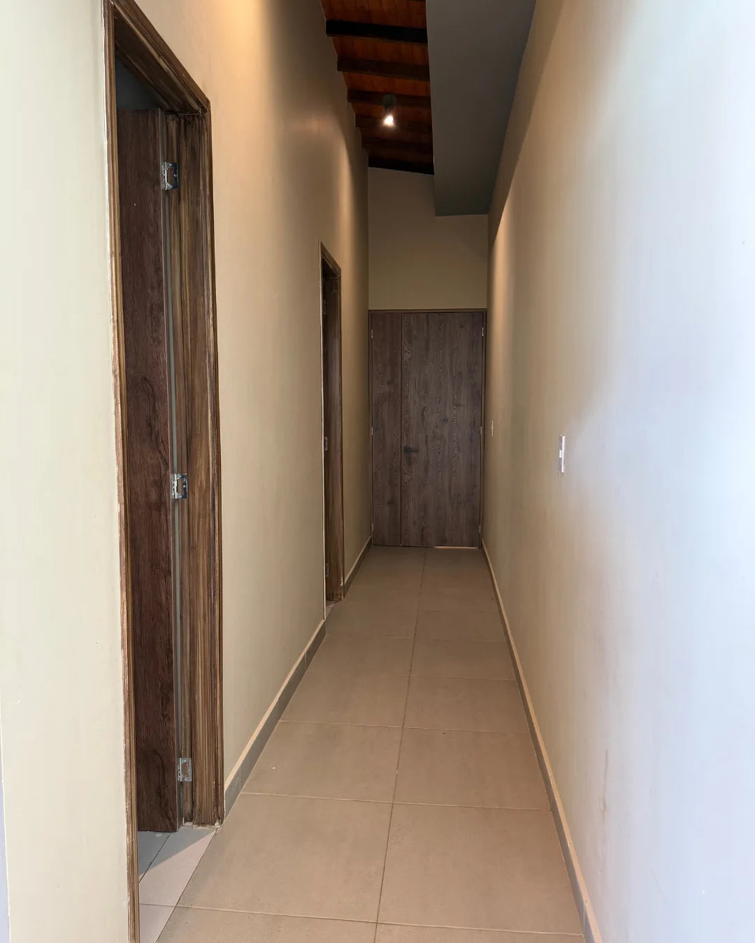 Casa en conjunto campestre 3.600mts2 6 habitaciones kiosco piscina bodegas casa auxiliar