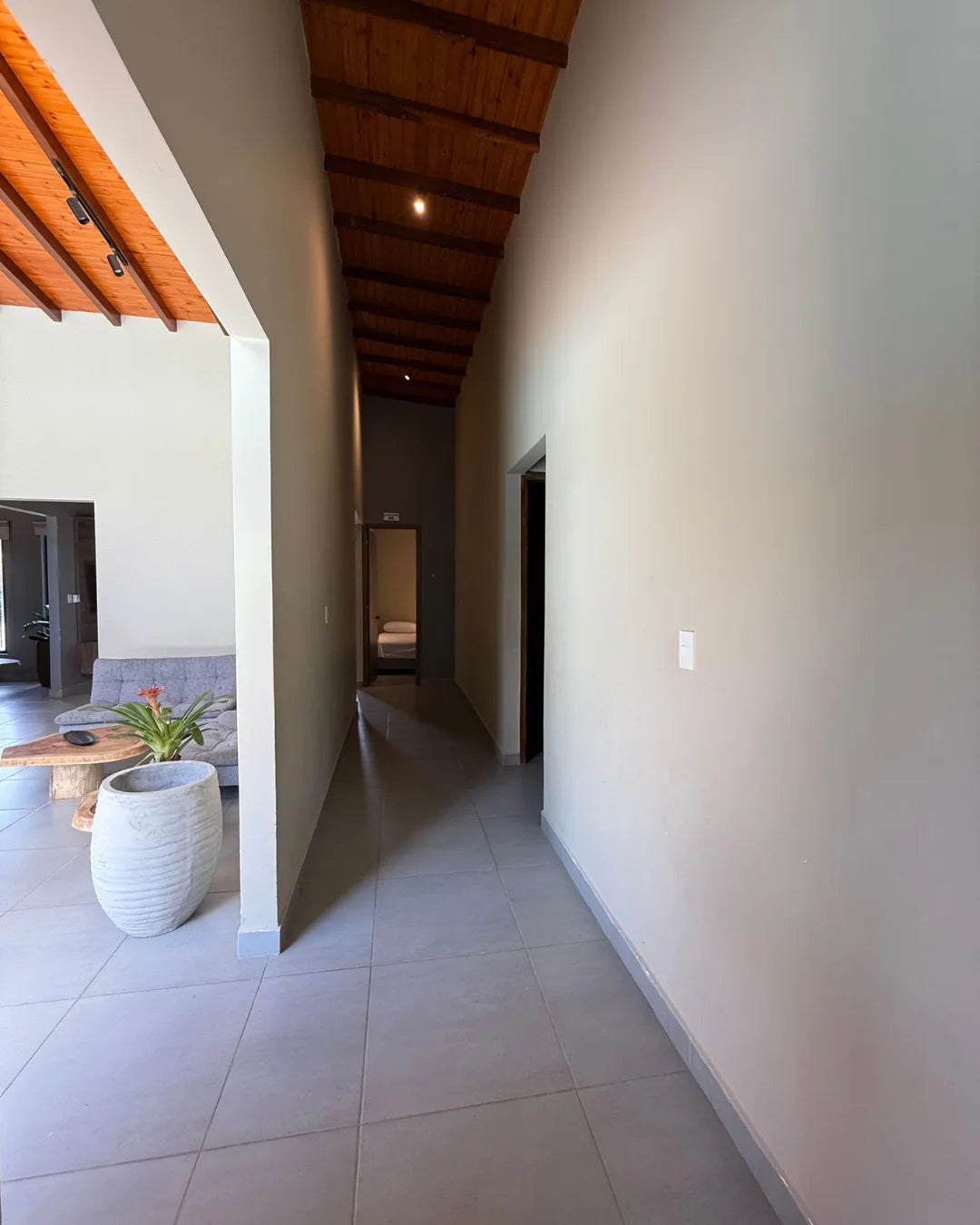 Casa en conjunto campestre 3.600mts2 6 habitaciones kiosco piscina bodegas casa auxiliar