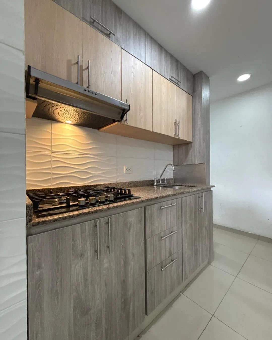 Apartamento 71mts2 con 2 habitaciones 2 baños estudio y patio cerca al cc alamedas