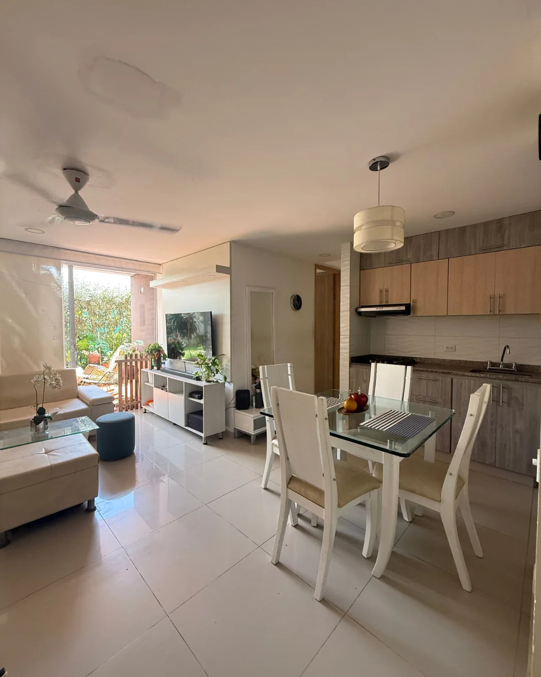Apartamento 71mts2 con 2 habitaciones 2 baños estudio y patio cerca al cc alamedas