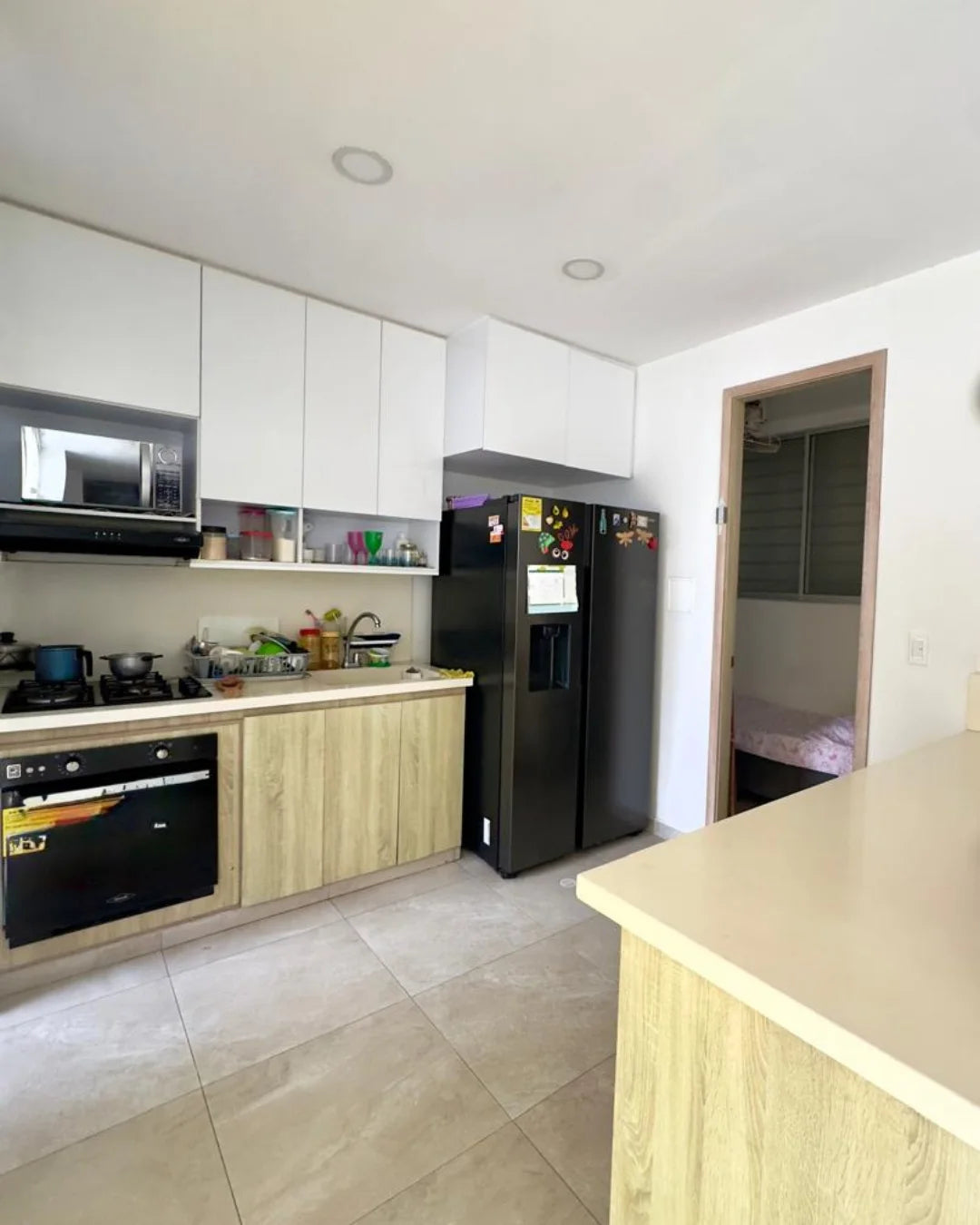 Apartamento 155mts2 en castellana 3 habitaciones + servicio + 2 parqueaderos + cuarto útil