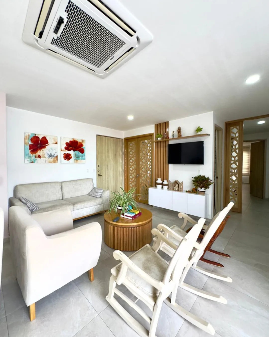 Apartamento 155mts2 en castellana 3 habitaciones + servicio + 2 parqueaderos + cuarto útil