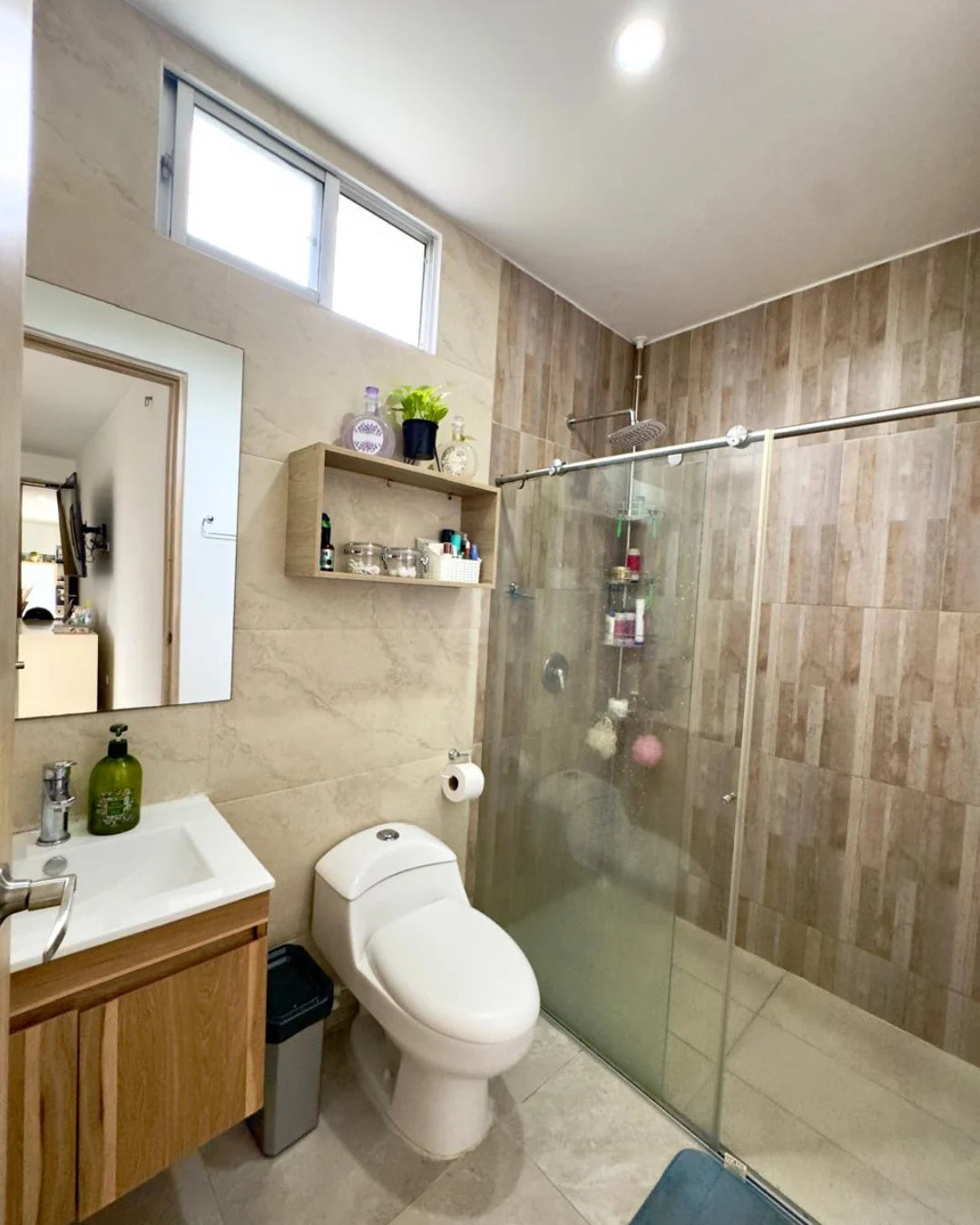 Apartamento 155mts2 en castellana 3 habitaciones + servicio + 2 parqueaderos + cuarto útil