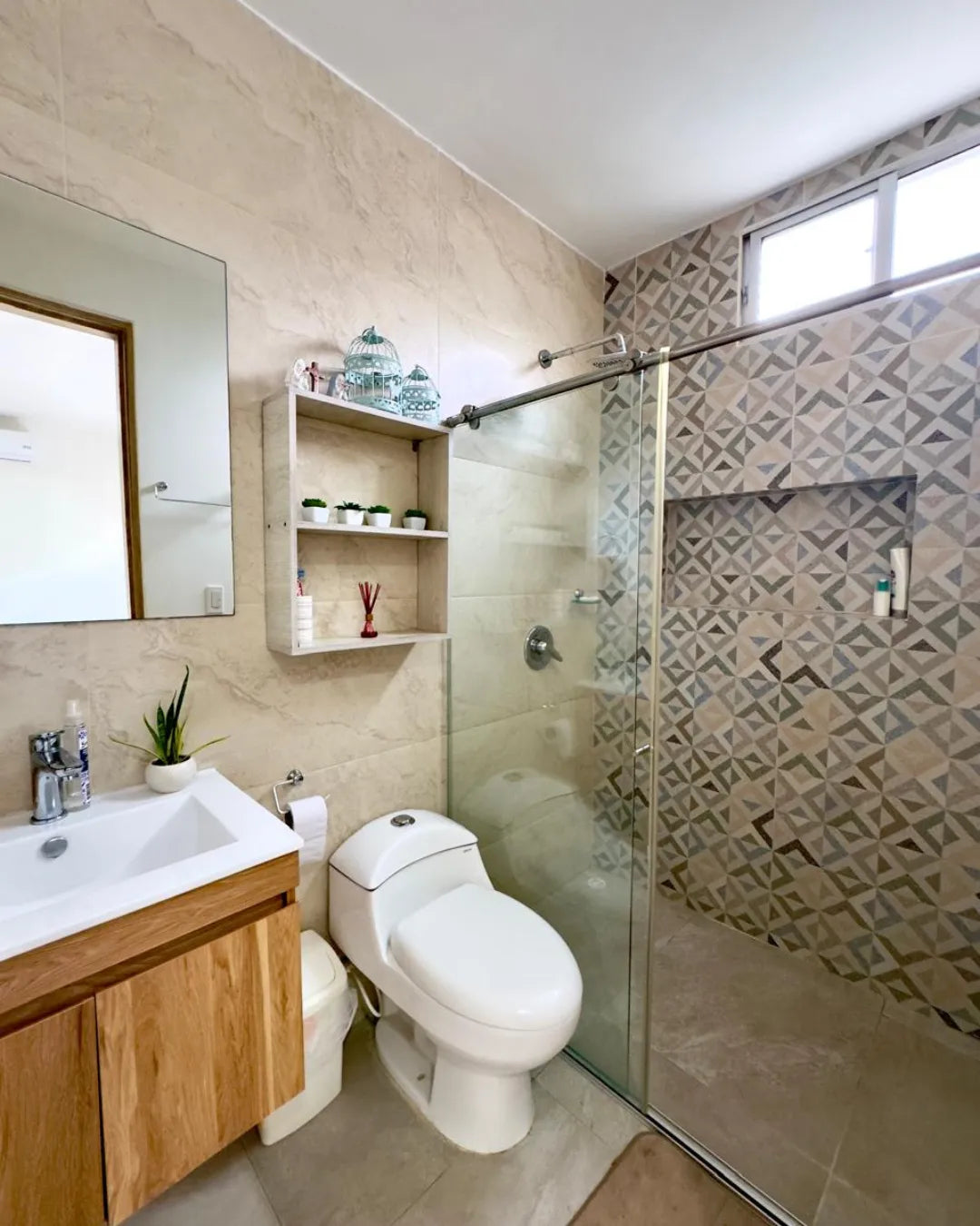 Apartamento 155mts2 en castellana 3 habitaciones + servicio + 2 parqueaderos + cuarto útil