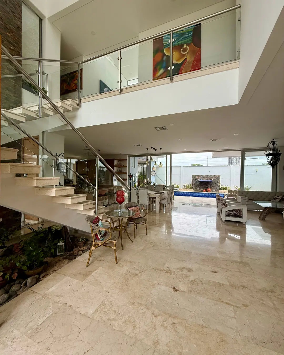 Casa de lujo 700mts2 en exclusivo conjunto cerrado con 4 habitaciones + servicio + estudio + piscina + bar + bbq