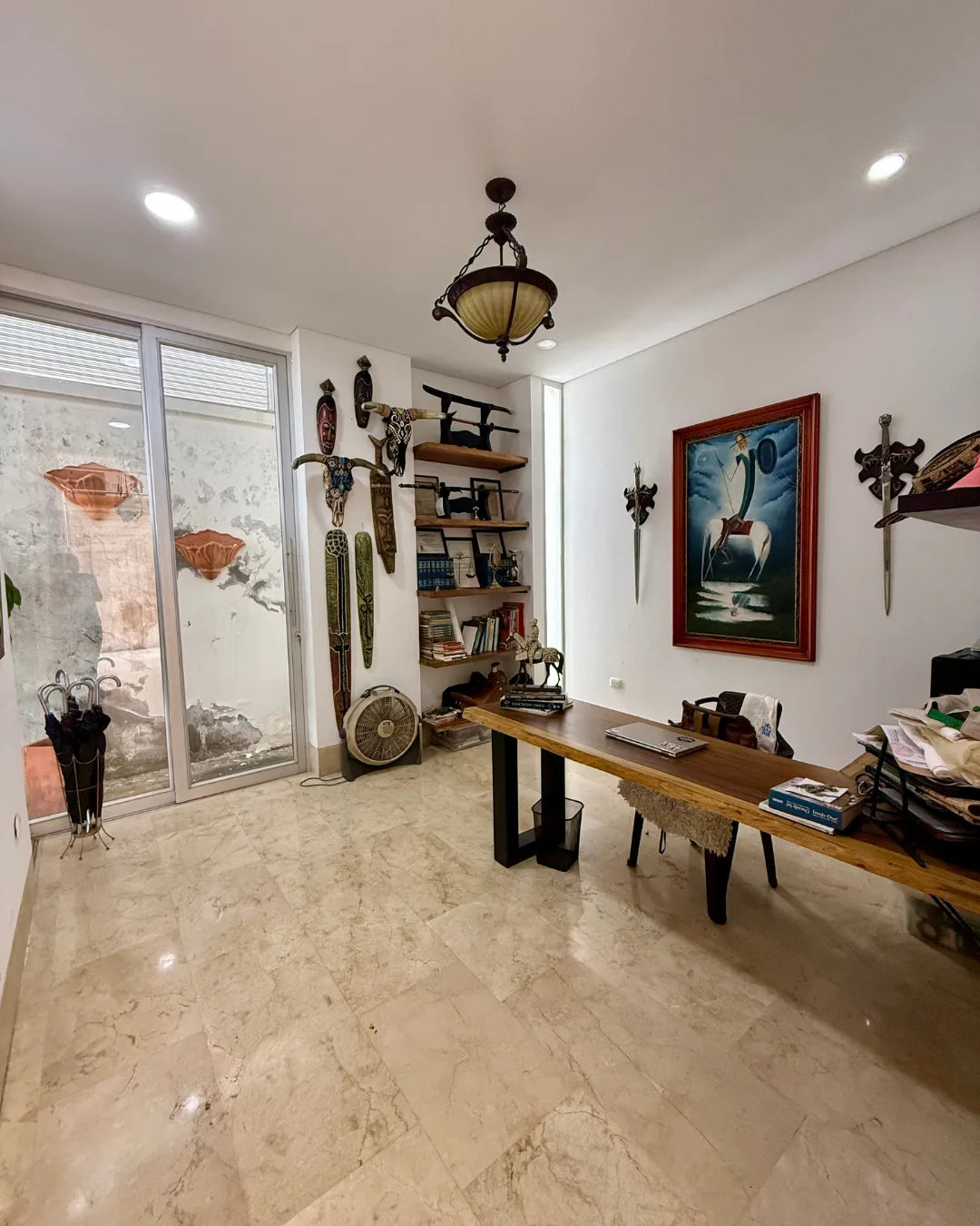 Casa de lujo 700mts2 en exclusivo conjunto cerrado con 4 habitaciones + servicio + estudio + piscina + bar + bbq