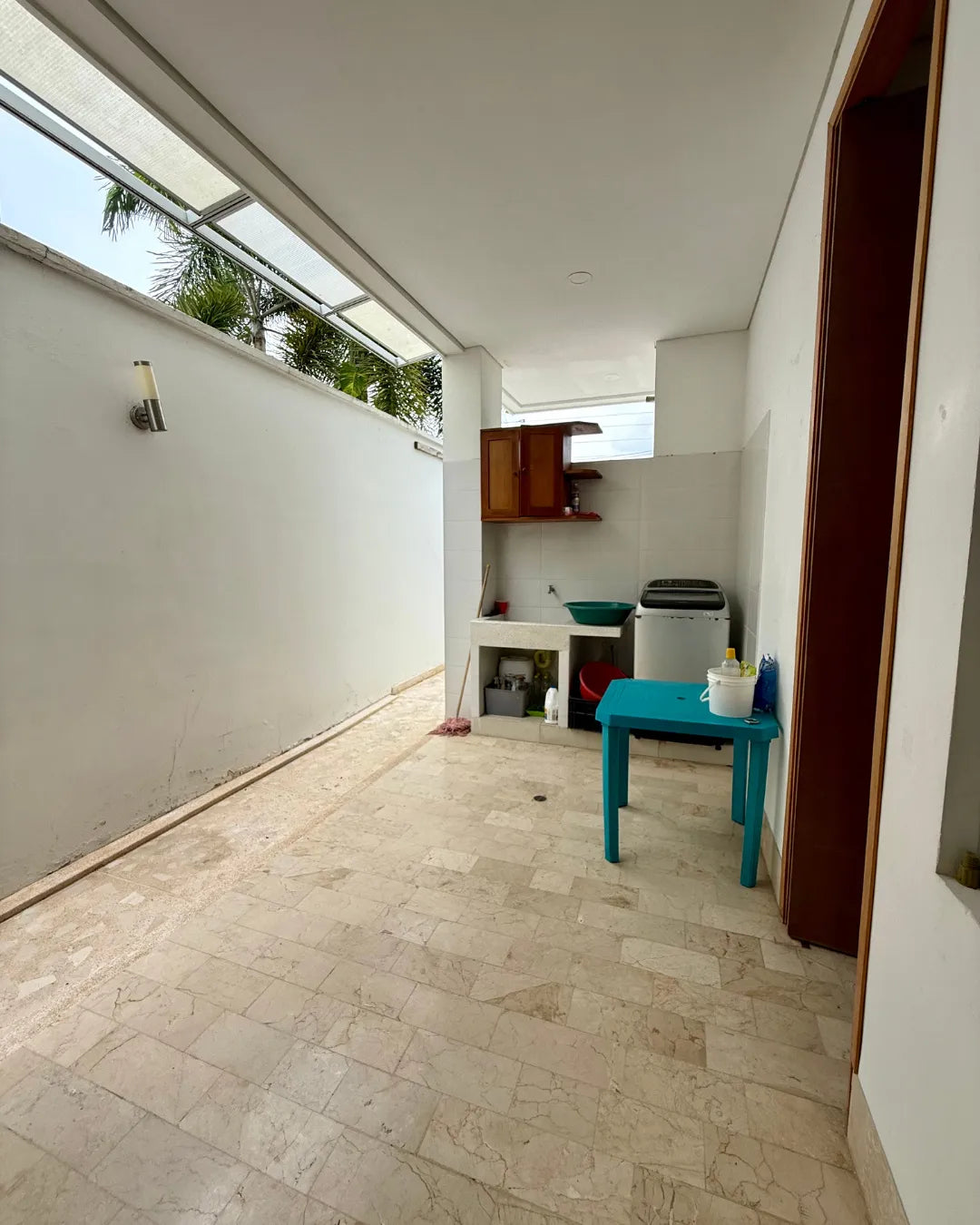 Casa de lujo 700mts2 en exclusivo conjunto cerrado con 4 habitaciones + servicio + estudio + piscina + bar + bbq