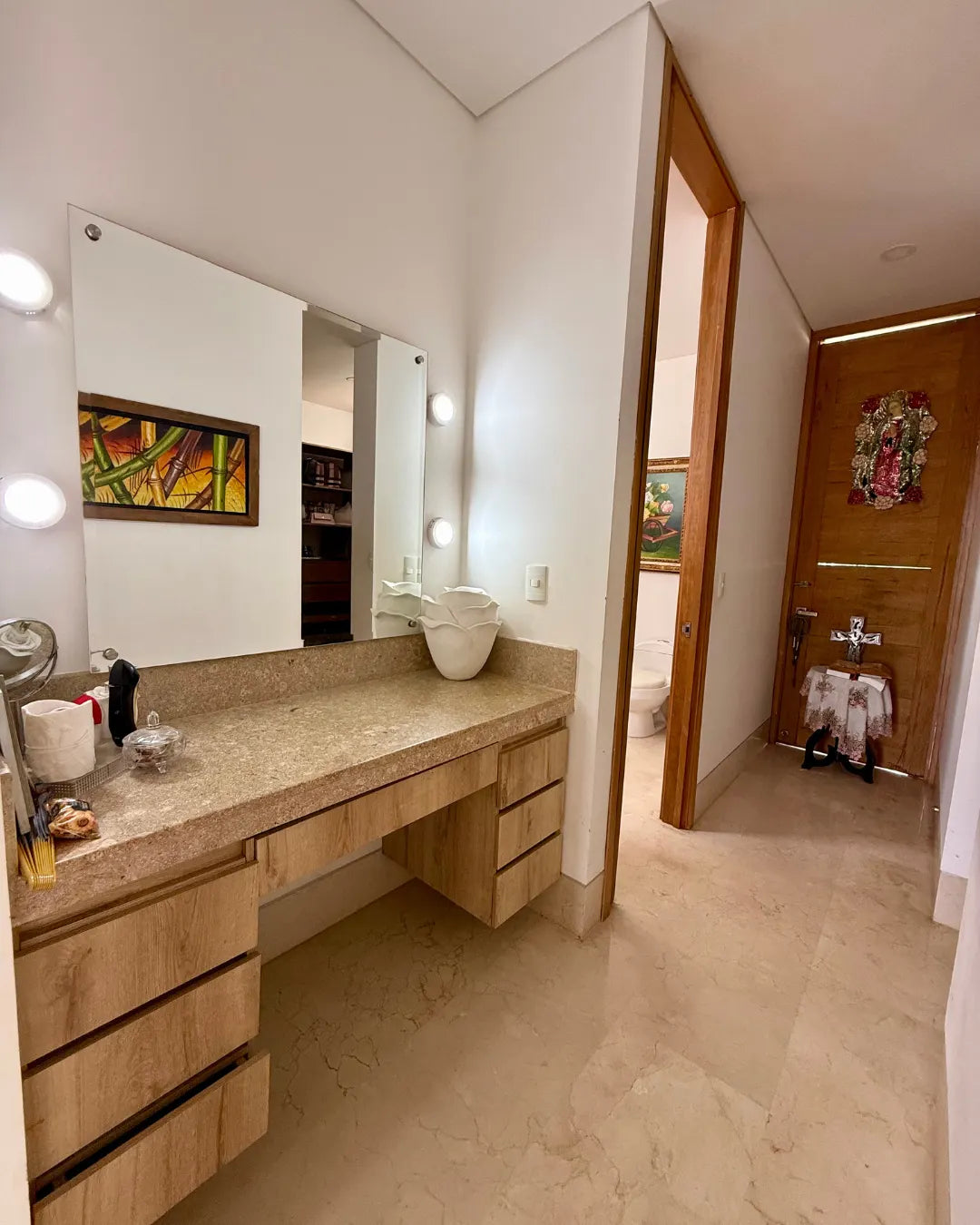 Casa de lujo 700mts2 en exclusivo conjunto cerrado con 4 habitaciones + servicio + estudio + piscina + bar + bbq