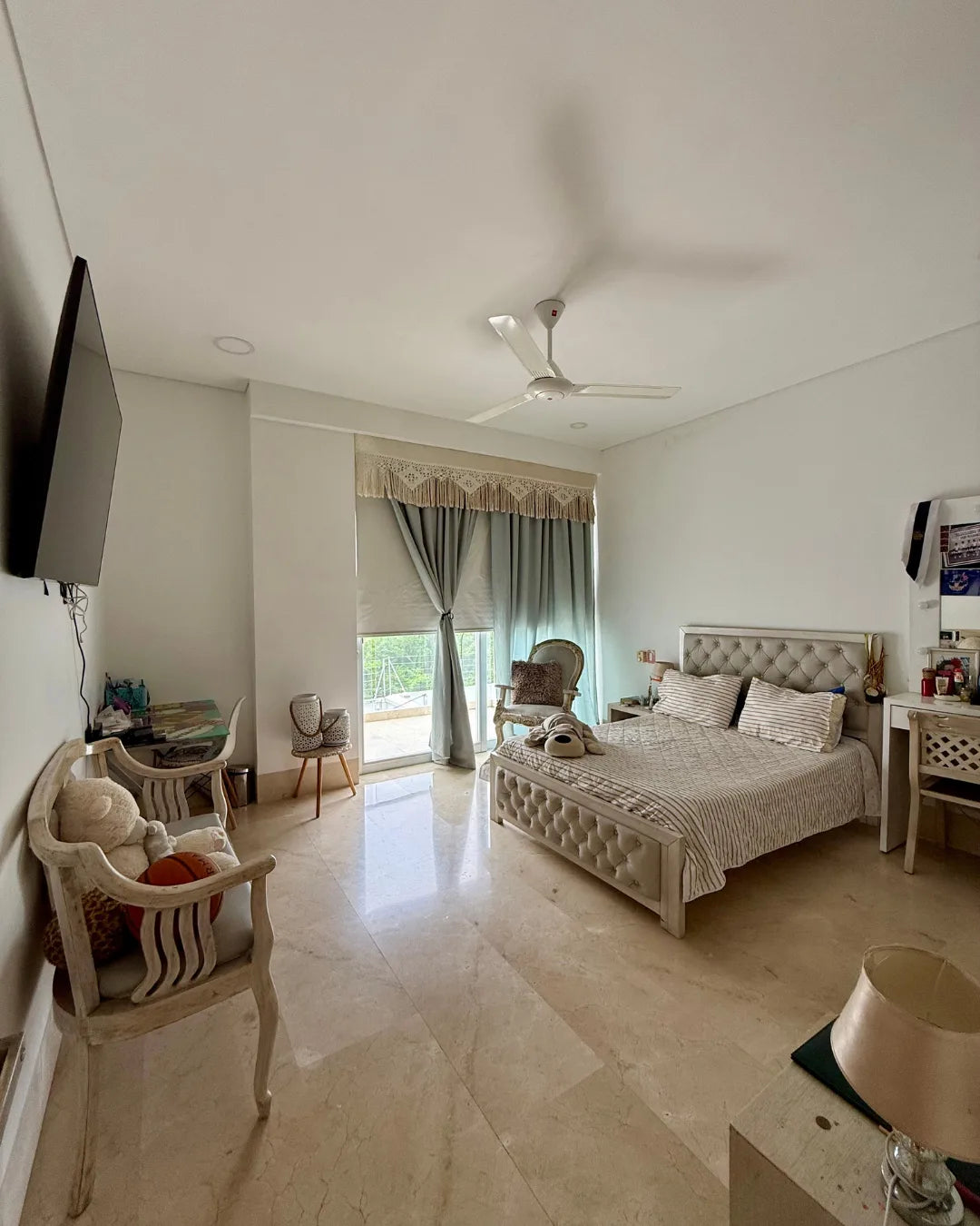 Casa de lujo 700mts2 en exclusivo conjunto cerrado con 4 habitaciones + servicio + estudio + piscina + bar + bbq