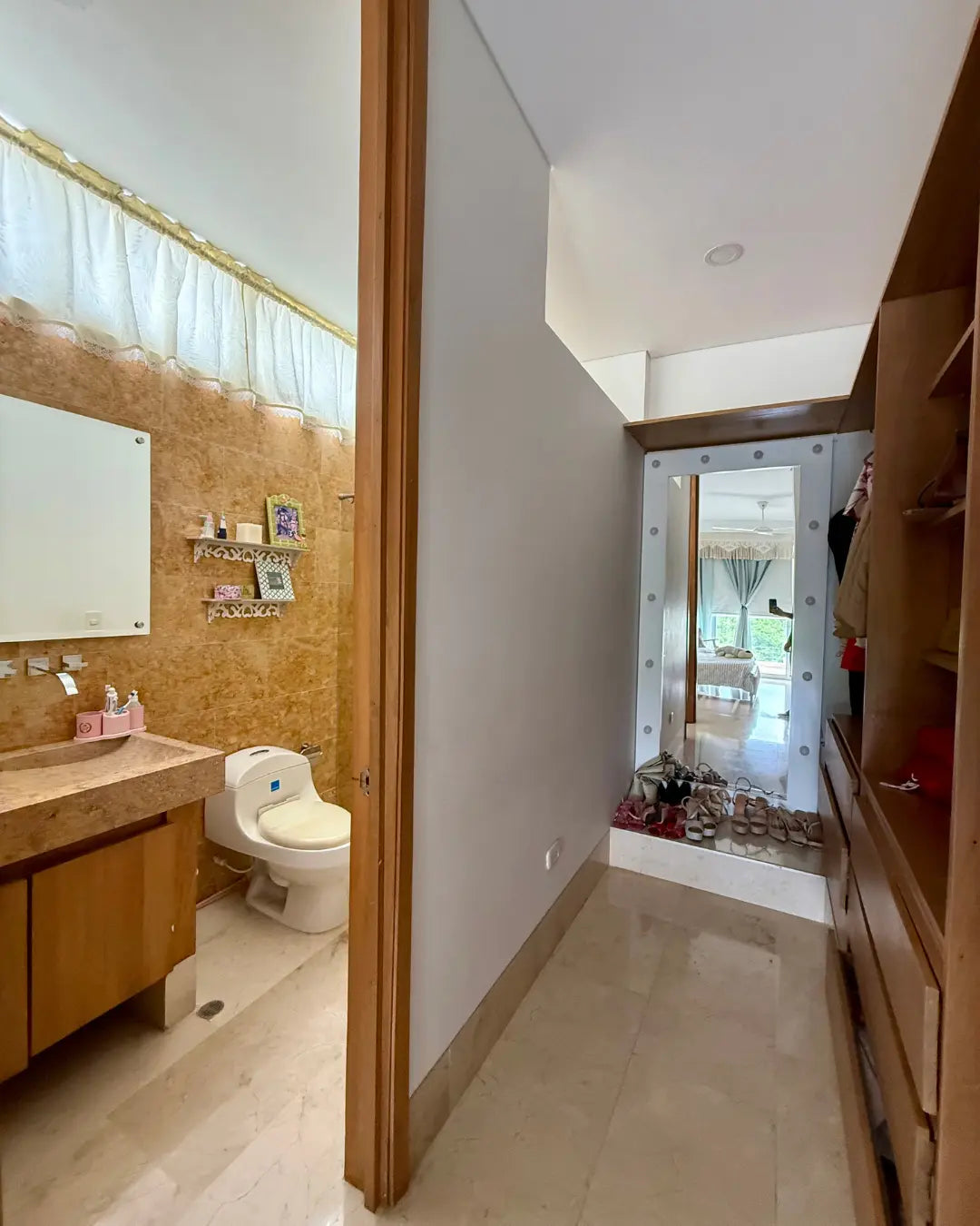 Casa de lujo 700mts2 en exclusivo conjunto cerrado con 4 habitaciones + servicio + estudio + piscina + bar + bbq