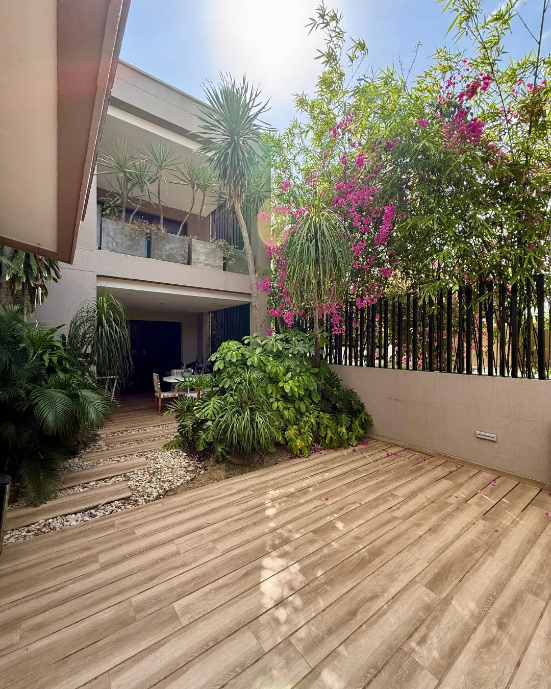Casa de lujo 1200mts2 en conjunto cerrado al norte de montería 6 habitaciones + piscina + seguridad privada 24/7