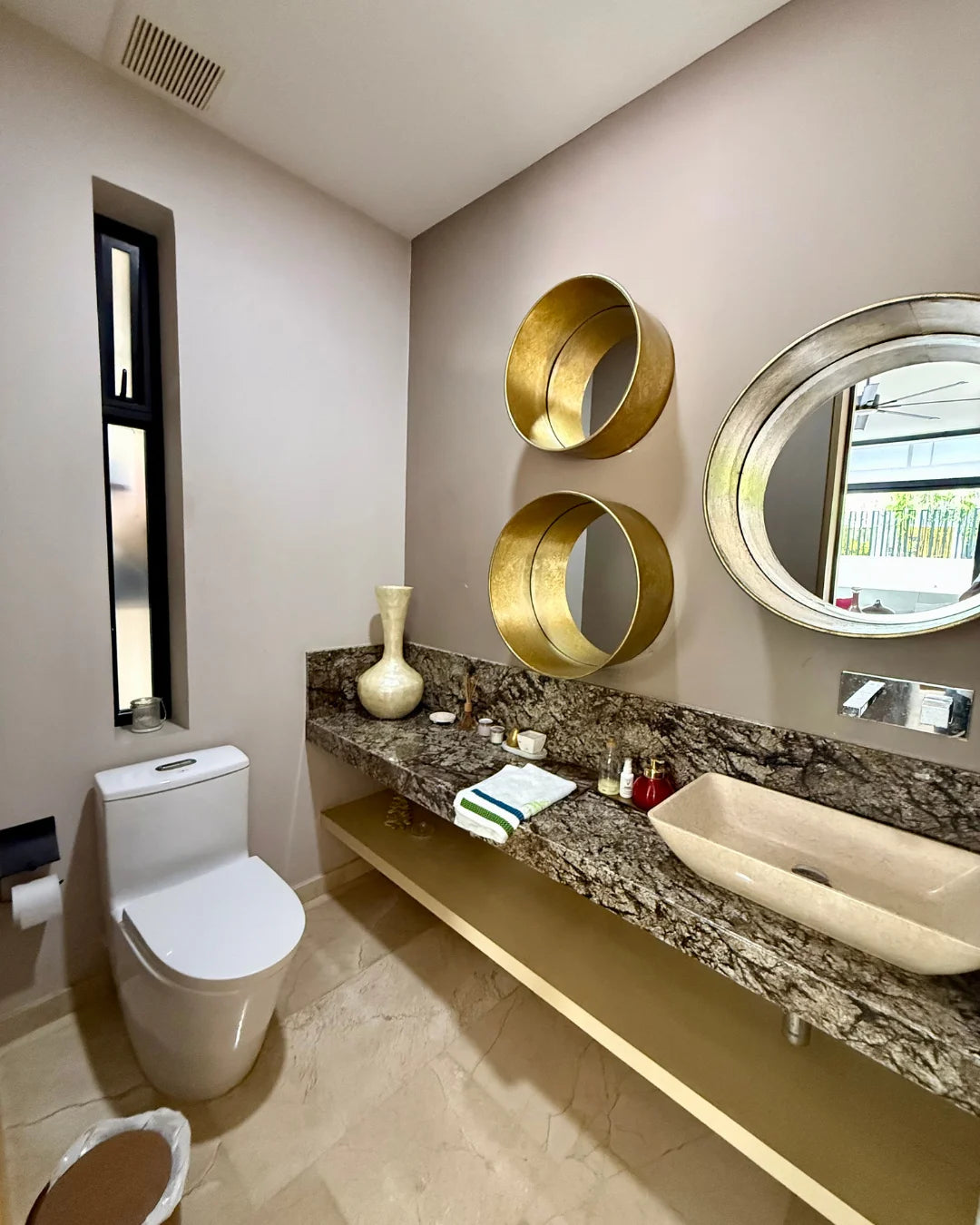 Casa de lujo 1200mts2 en conjunto cerrado al norte de montería 6 habitaciones + piscina + seguridad privada 24/7