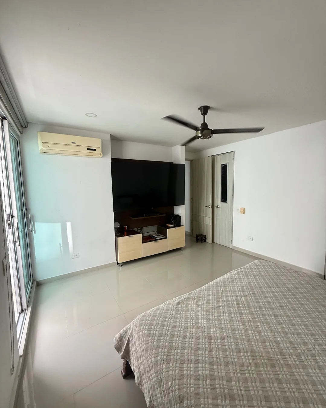 Apartamento 216mts2 en El Recreo 3 Habitaciones + Habitación de servicio + 2 Parqueaderos + Cuarto útil