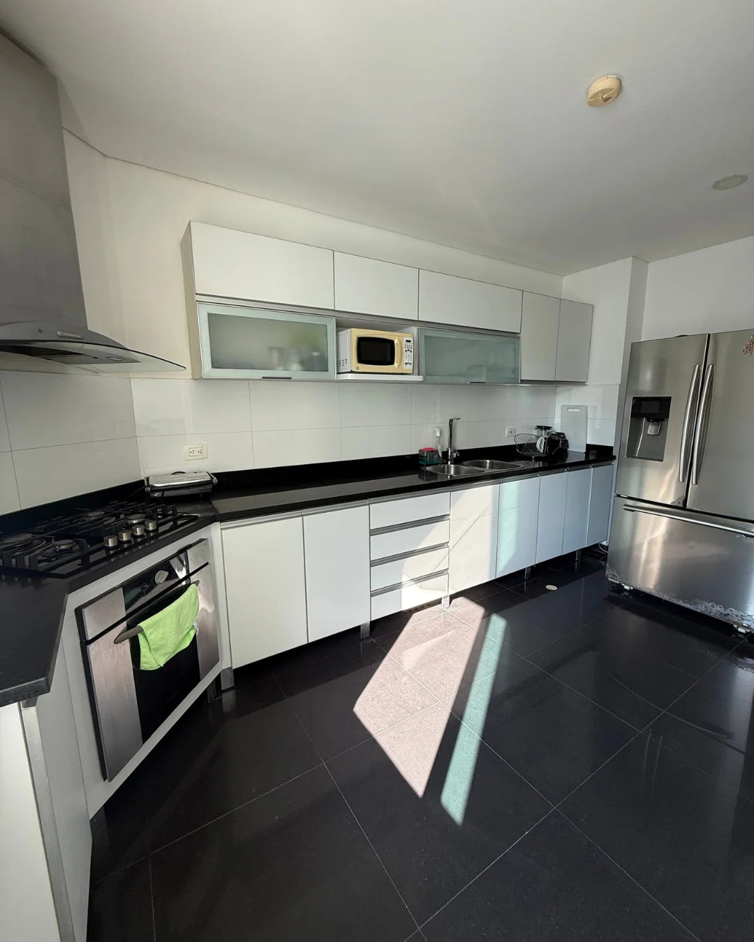 Apartamento 216mts2 en El Recreo 3 Habitaciones + Habitación de servicio + 2 Parqueaderos + Cuarto útil