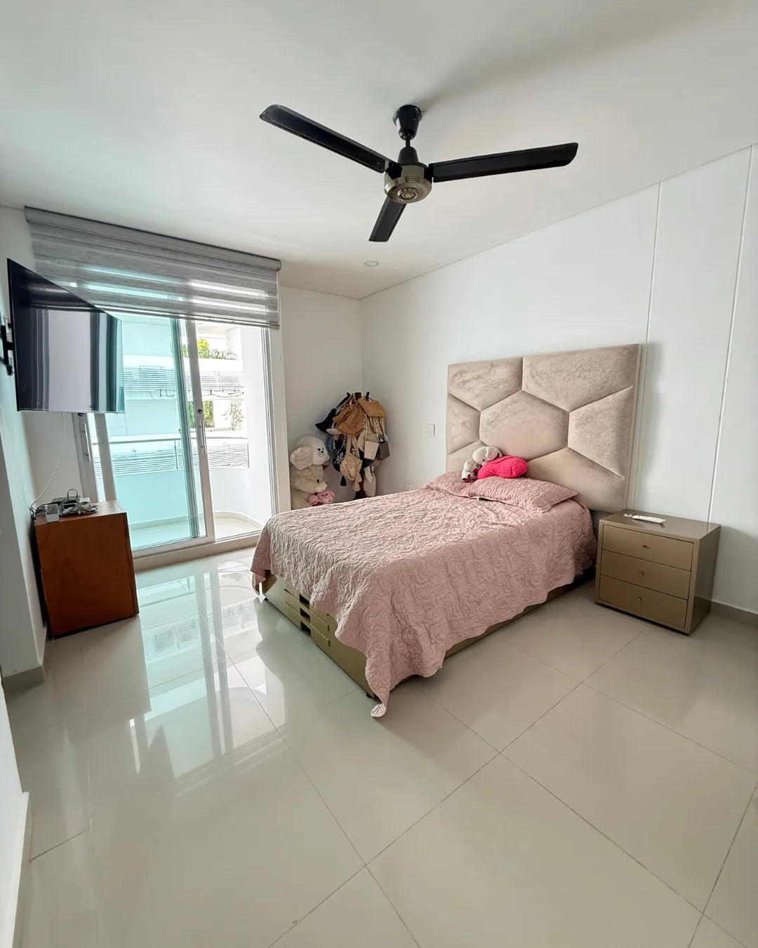 Apartamento 216mts2 en El Recreo 3 Habitaciones + Habitación de servicio + 2 Parqueaderos + Cuarto útil