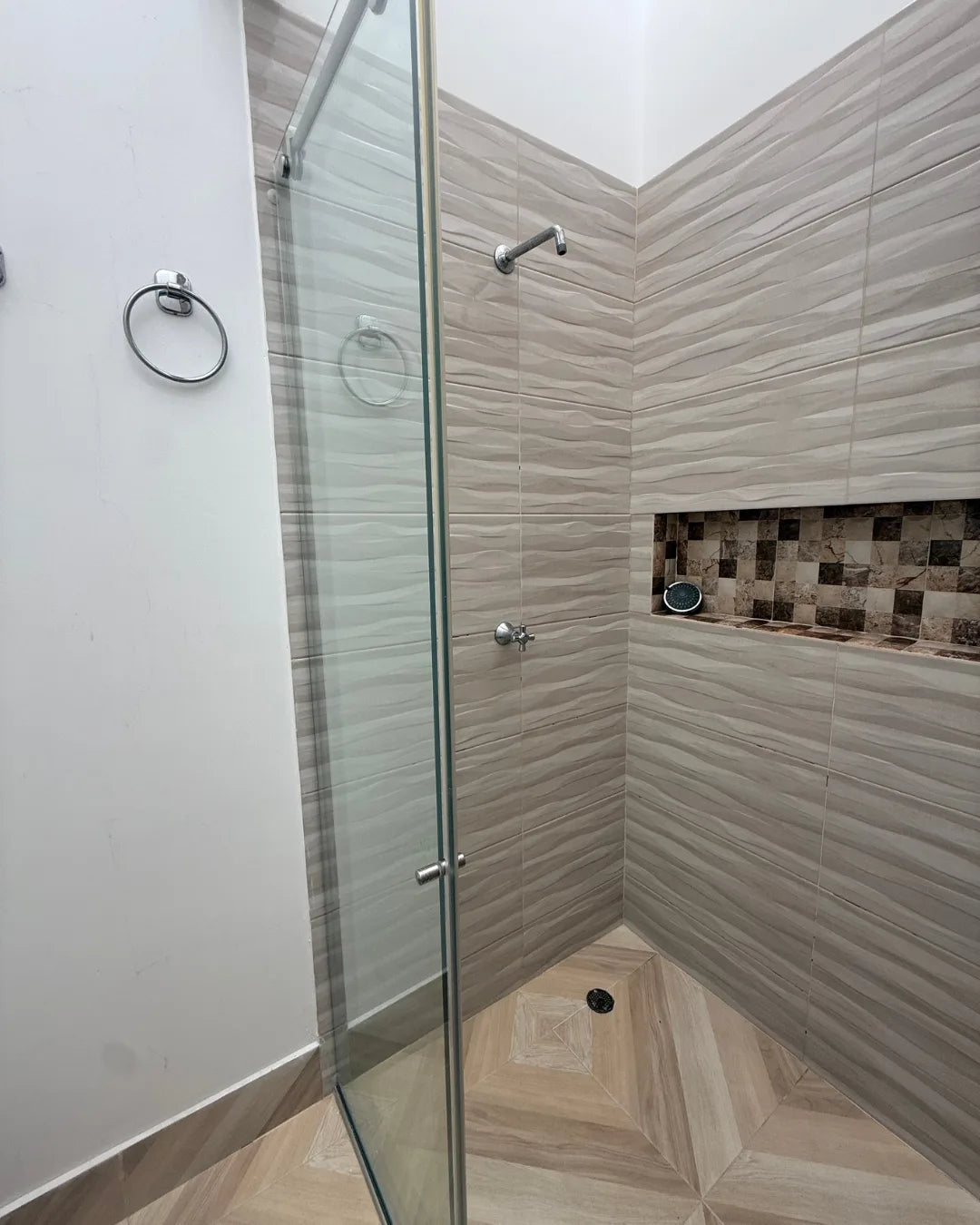 Casa 180mts2 en Castellana 3 Habitaciones + 4 Baños + Estudio + Cuarto útil