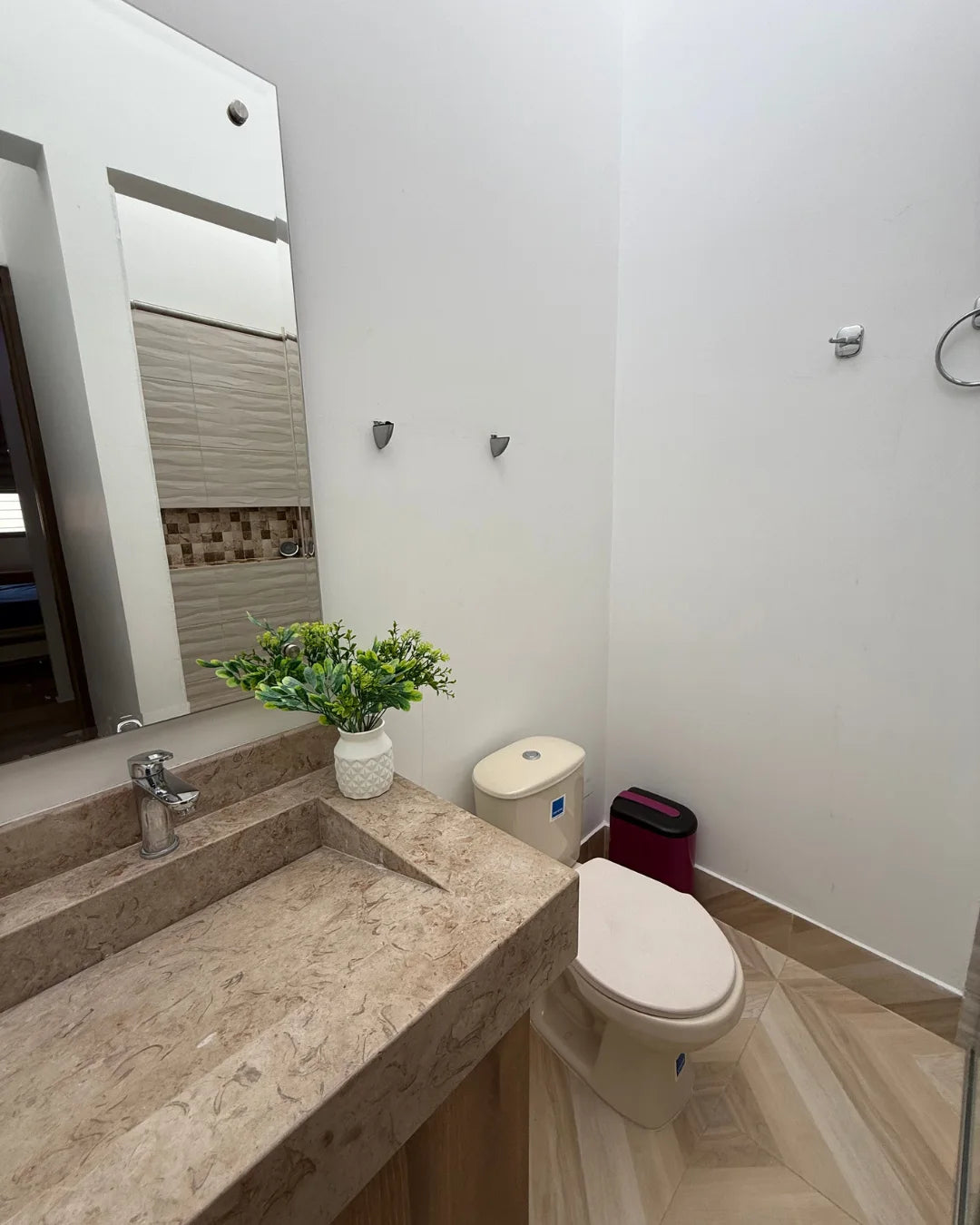 Casa 180mts2 en Castellana 3 Habitaciones + 4 Baños + Estudio + Cuarto útil