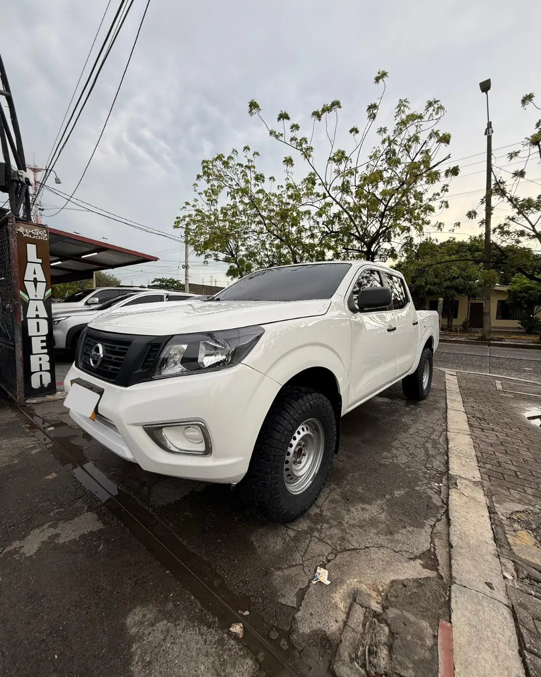 Nissan frontier np300 2017 mecánica 4x2 gasolina
